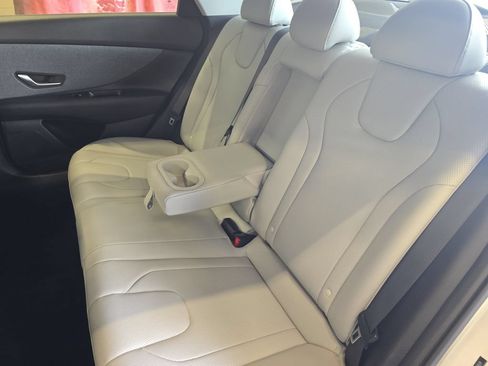 Used 2021 Hyundai Elantra Limited w/ Cargo Package FWD image 15