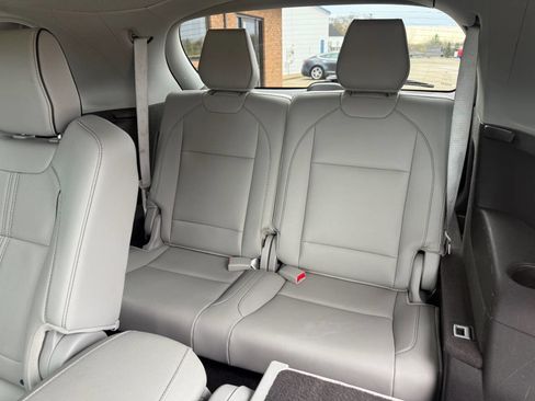 Used 2017 Acura MDX SH-AWD w/ Advance Package image 25