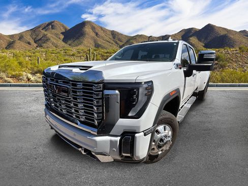 Used 2024 GMC Sierra 3500 Denali w/ Denali Reserve Package AWD/4WD image 2