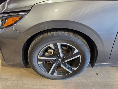 Used 2024 Nissan Sentra SV FWD image 3