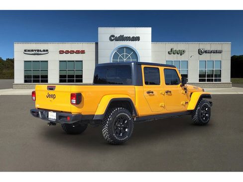 Used 2021 Jeep Gladiator Sport AWD/4WD image 3
