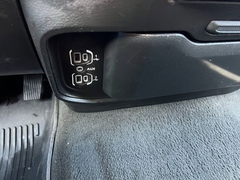 Used 2023 RAM 1500 Laramie image 34