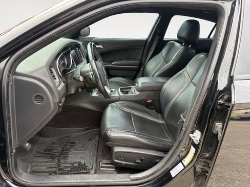 Used 2016 Dodge Charger R/T w/ Premium Group RWD image 9