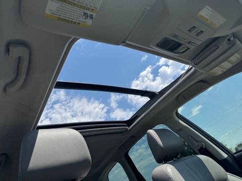 Used 2018 Subaru Forester 2.5i Limited AWD/4WD image 15