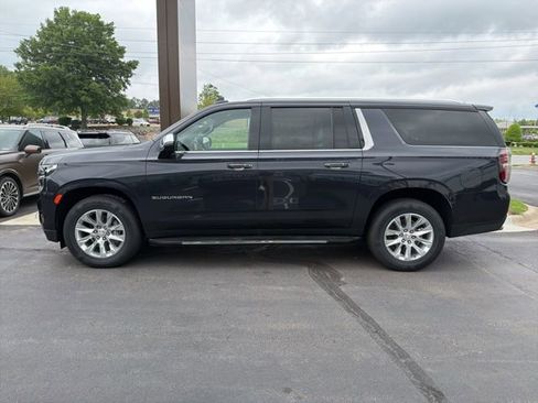 Used 2023 Chevrolet Suburban Premier RWD image 4