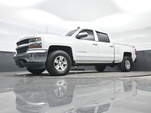 Used 2018 Chevrolet Silverado 1500 LT w/ All Star Edition image 26