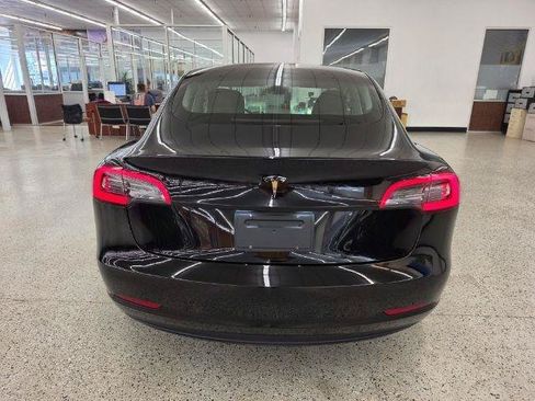 Used 2023 Tesla Model 3 Standard Range RWD image 5