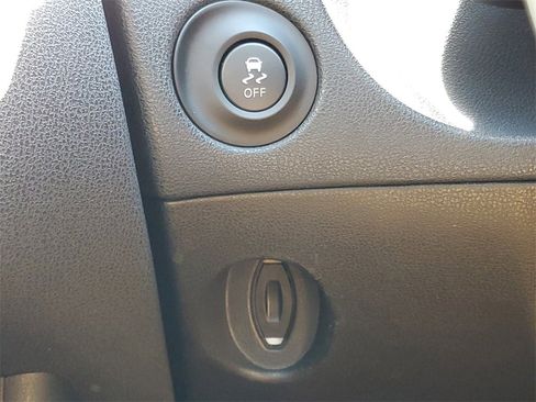 Certified 2017 Nissan 370Z Coupe image 25