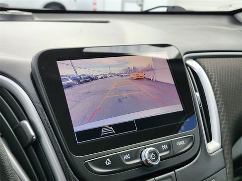 Used 2023 Chevrolet Malibu LS image 19