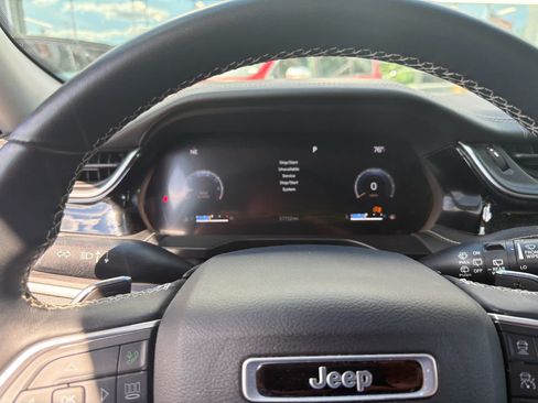 Used 2022 Jeep Grand Cherokee L Limited w/ Luxury Tech Group II AWD/4WD image 8