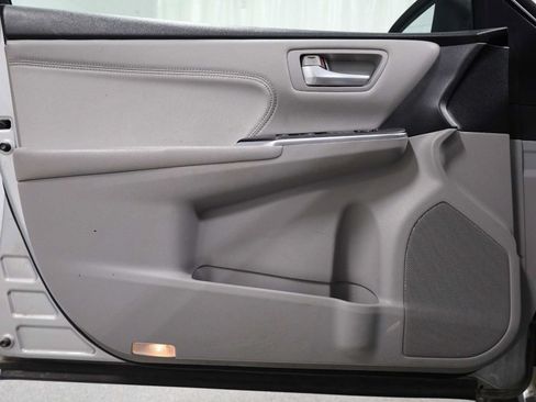 Used 2017 Toyota Camry XLE w/ Moonroof Package FWD image 16