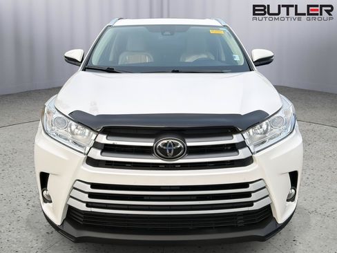 Used 2019 Toyota Highlander XLE AWD/4WD image 9