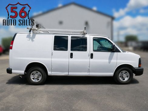 Used 2015 Chevrolet Express 2500 RWD image 1
