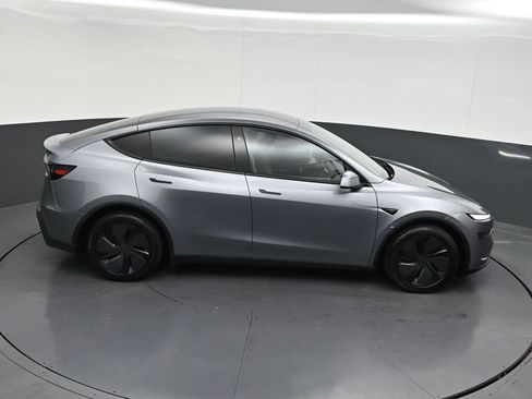 Used 2026 Tesla Model Y 2WD image 19