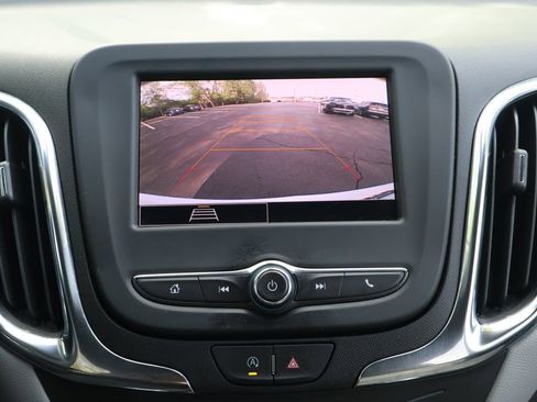 Used 2024 Chevrolet Equinox LS w/ LS Convenience Package image 18