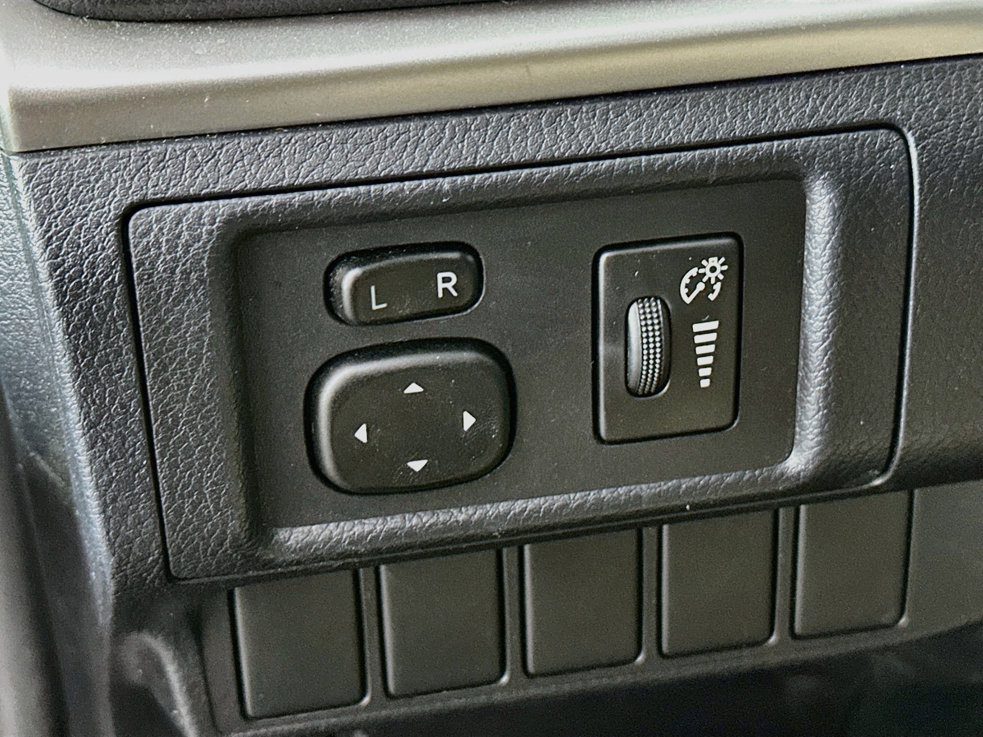 Used 2012 Lexus CT 200h Premium w/ Premium Audio Pkg FWD image 16