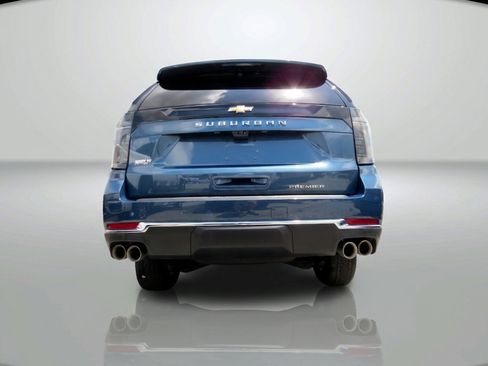 Used 2025 Chevrolet Suburban Premier AWD/4WD image 3
