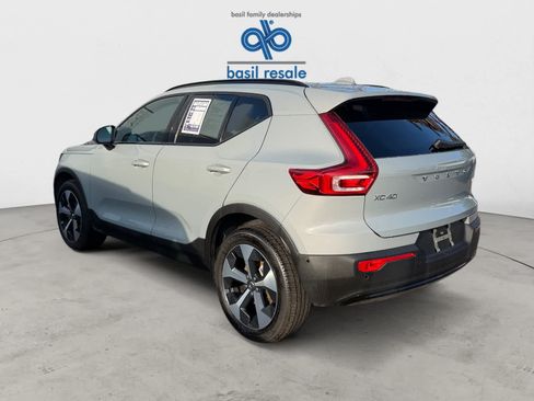 Used 2026 Volvo XC40 B5 Plus AWD/4WD image 3