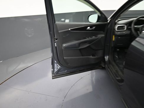 Used 2017 Kia Sorento AWD image 22