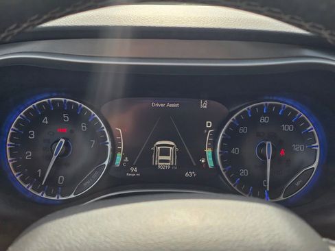 Used 2022 Chrysler Pacifica Touring-L image 20