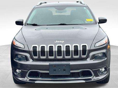 Used 2018 Jeep Cherokee Overland image 3