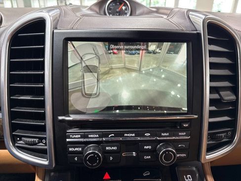 Used 2015 Porsche Cayenne Turbo image 80