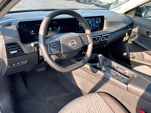 New 2026 Nissan Sentra SV w/ SV Convenience Package FWD image 31