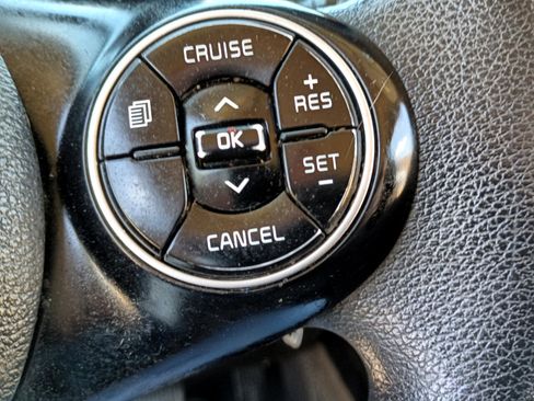 Used 2020 Kia Soul LX image 25