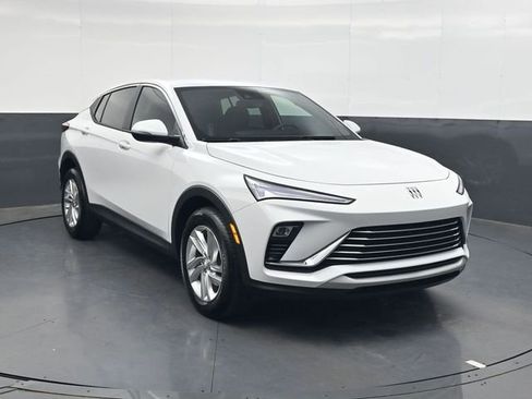 Used 2025 Buick Envista Preferred image 2