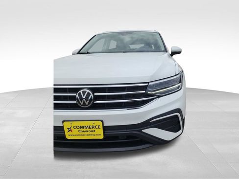 Used 2024 Volkswagen Tiguan SE AWD/4WD image 11