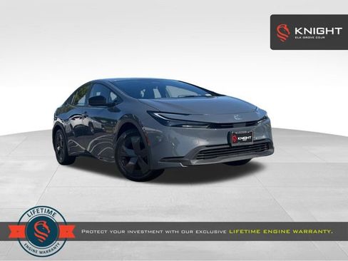 Used 2024 Toyota Prius LE FWD image 1