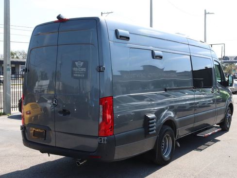 Used 2022 Mercedes-Benz Sprinter 4500 w/ Parking Package image 5