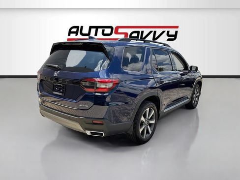 Used 2025 Honda Pilot Elite image 7