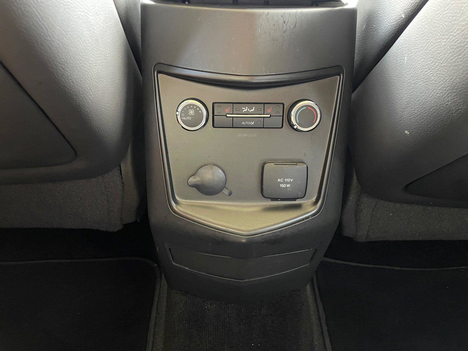Used 2018 Lincoln MKT AWD image 20
