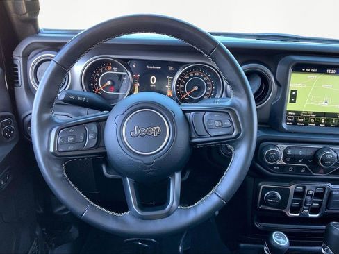 Used 2021 Jeep Gladiator Sport image 8