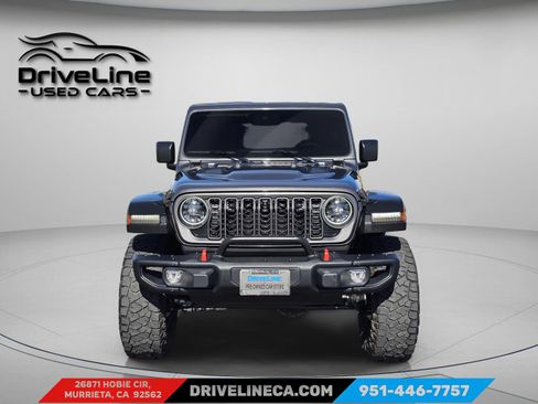 Used 2024 Jeep Gladiator Rubicon w/ Technology Group AWD/4WD image 2