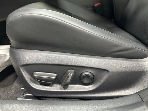 Used 2025 Toyota Prius XLE image 12