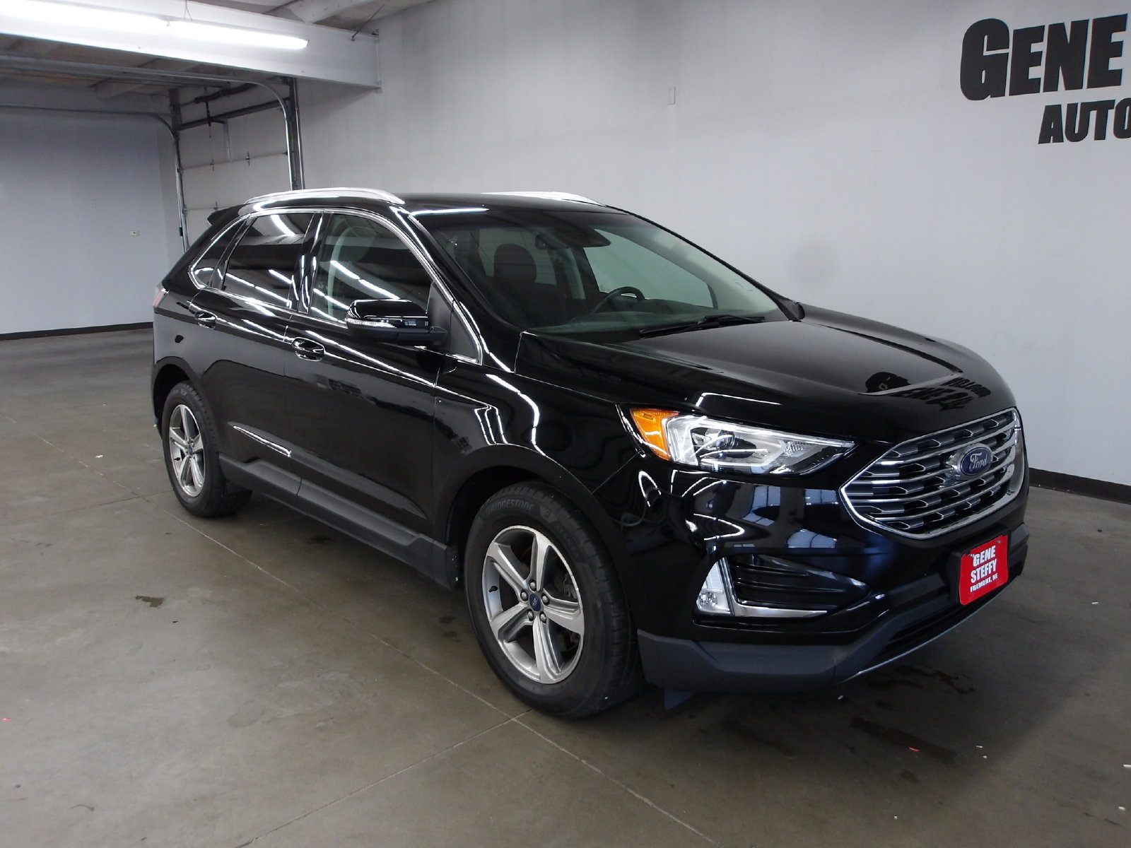 Used 2019 Ford Edge SEL w/ Equipment Group 201A AWD/4WD image 4