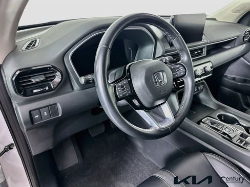 Used 2023 Honda Pilot Touring image 9