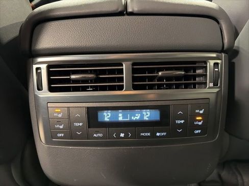 Used 2010 Lexus LX 570 4WD image 35