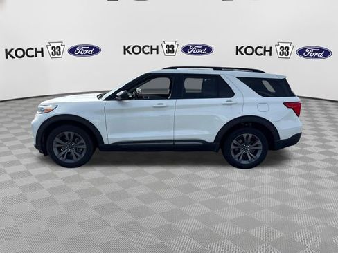 Used 2023 Ford Explorer XLT w/ Equipment Group 202A AWD/4WD image 4