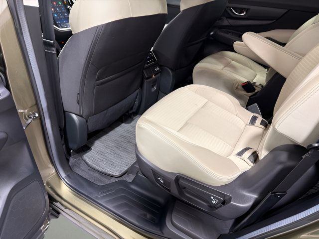 Certified 2025 Subaru Ascent Premium AWD/4WD image 29