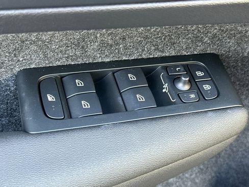 New 2026 Volvo XC40 B4 Core w/ Climate Package image 11