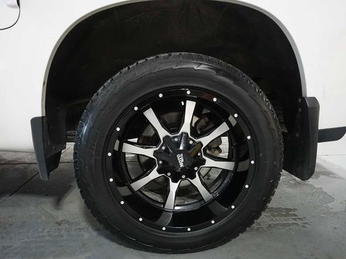 Used 2022 Chevrolet Silverado 1500 High Country w/ High Country Premium Package image 18