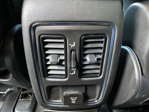Used 2022 Jeep Grand Cherokee Laredo E w/ Security & Convenience Group AWD/4WD image 25