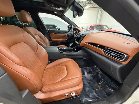 Used 2021 Maserati Levante AWD/4WD image 21