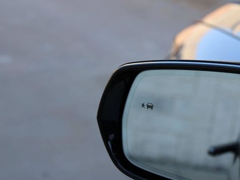 Used 2025 Cadillac Optiq Sport 2 image 22