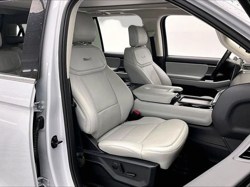 Certified 2025 Ford Expedition Max Platinum w/ Driver's Package AWD/4WD image 7