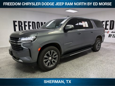 Used 2022 Chevrolet Suburban LT w/ Luxury Package AWD/4WD image 1