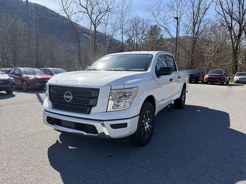 Used 2024 Nissan Titan SV w/ Accessory Utility Package AWD/4WD image 4